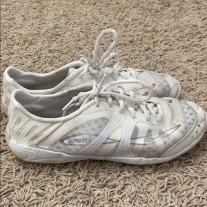 Nfinity cheer shoes